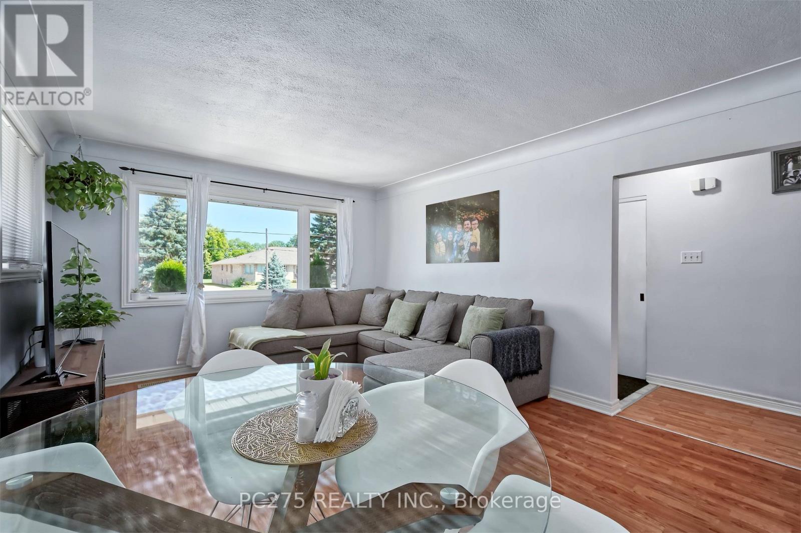 1229 Exmouth Street Property Photo 9