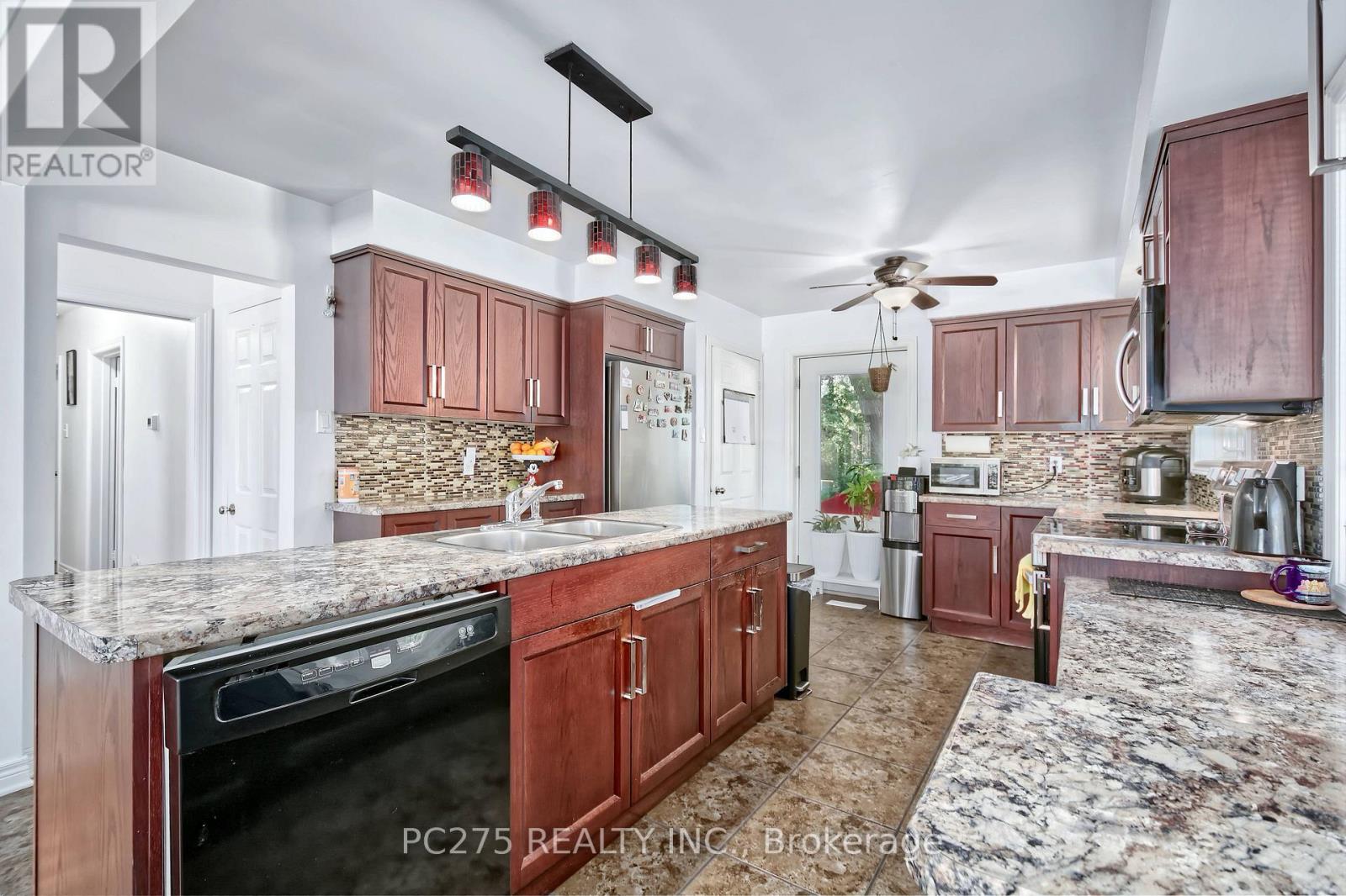 1229 Exmouth Street Property Photo 11