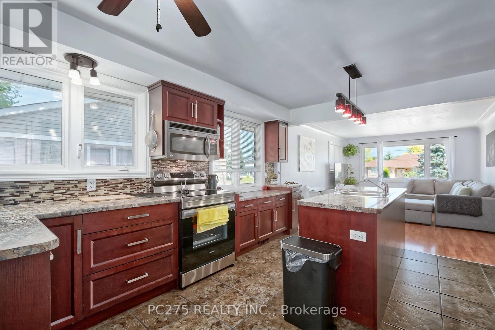1229 Exmouth Street Property Photo 12