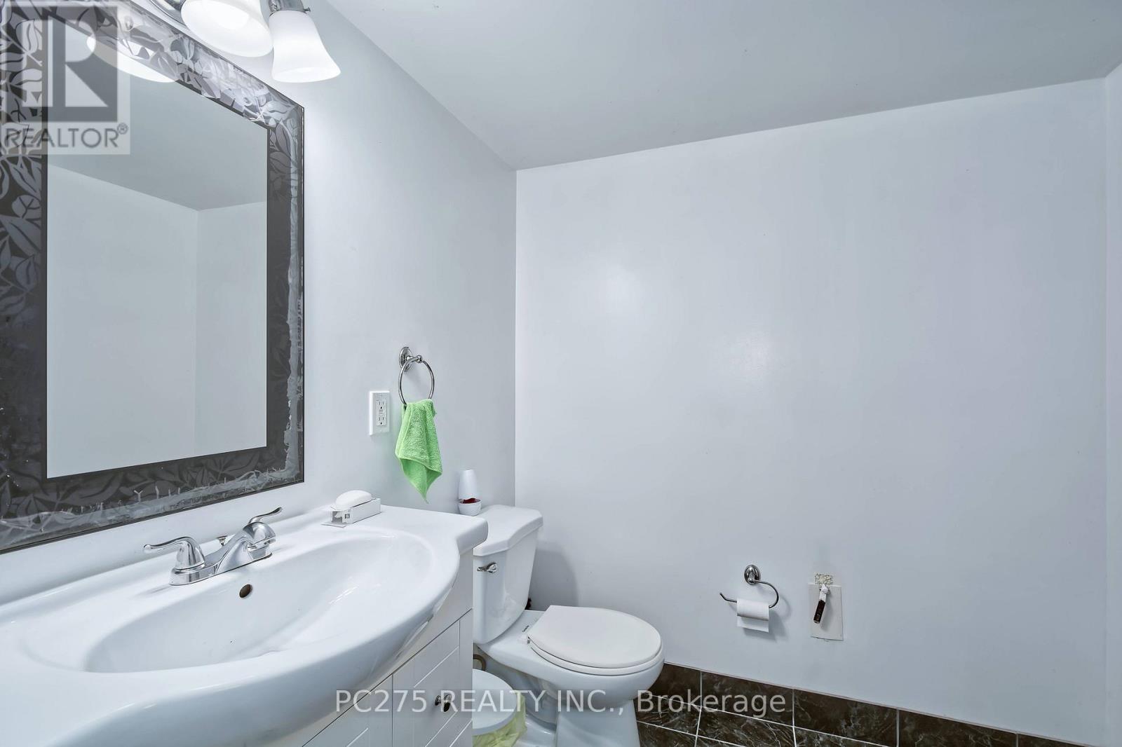 1229 Exmouth Street Property Photo 27