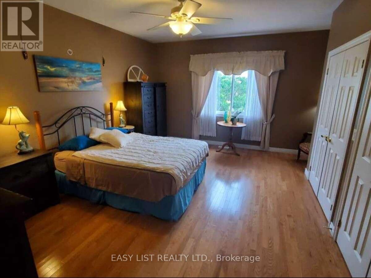 305 O'connor Court Property Photo 11