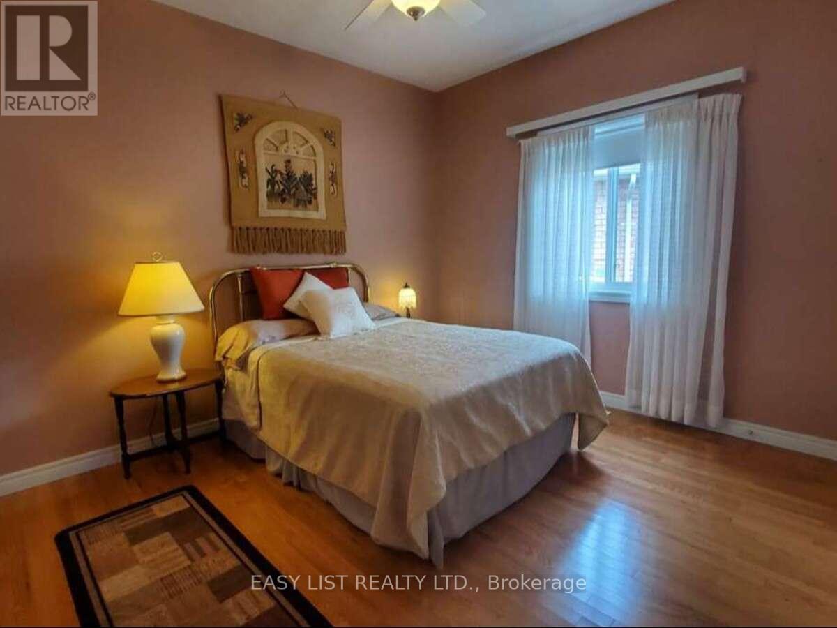 305 O'connor Court Property Photo 14