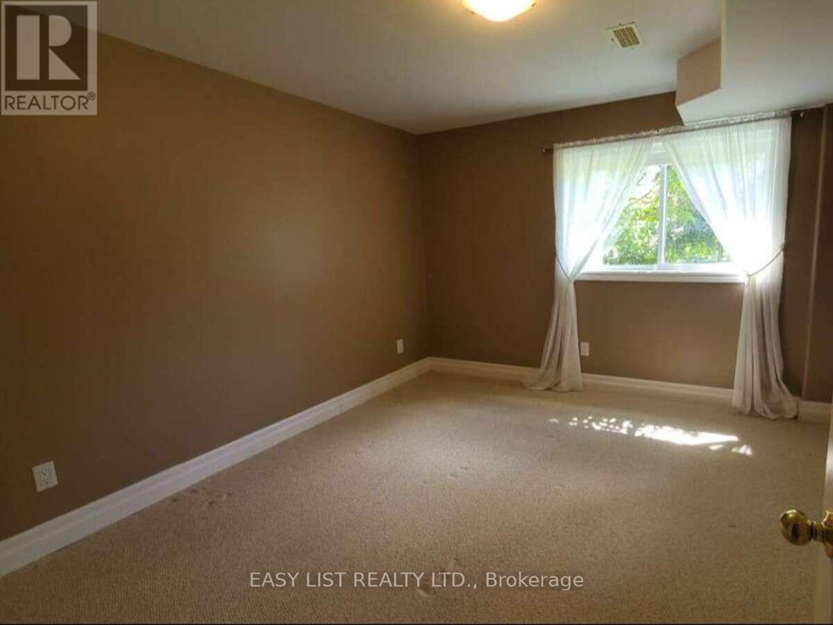 305 O'connor Court Property Photo 16
