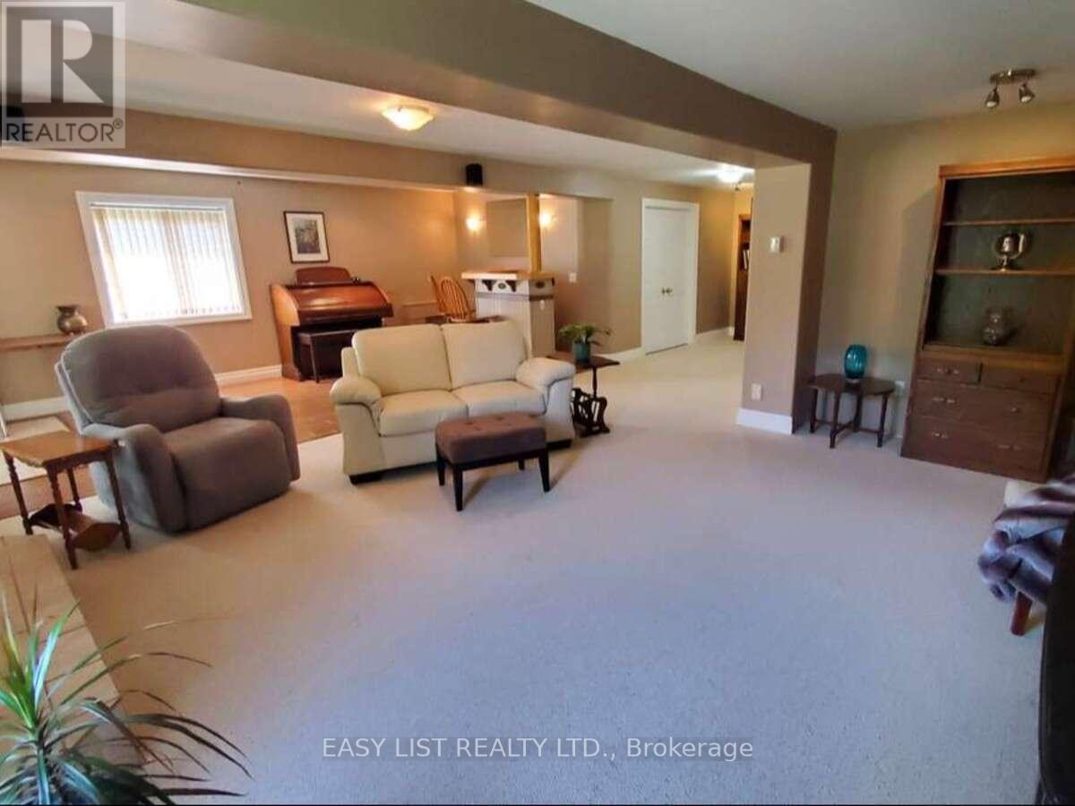 305 O'connor Court Property Photo 22