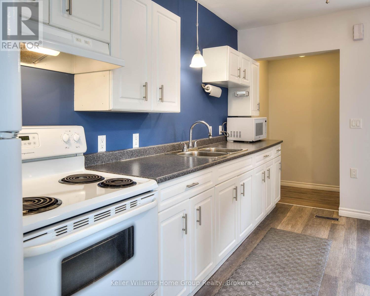 1346 King Street E Property Photo 17