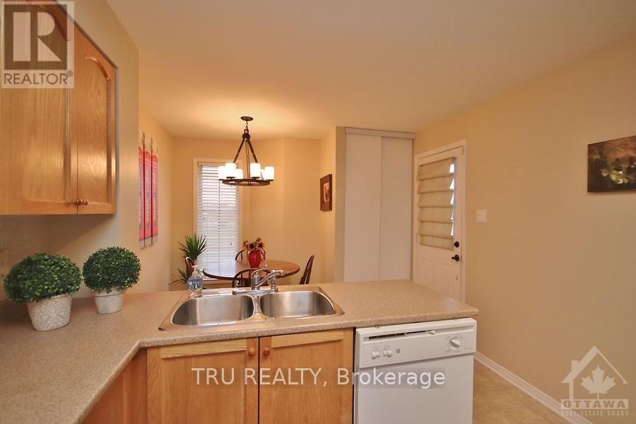 835 Longfields Drive Property Photo 4