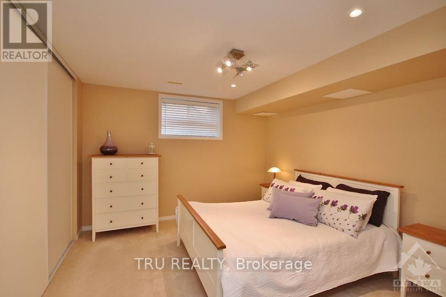 835 Longfields Drive Property Photo 16