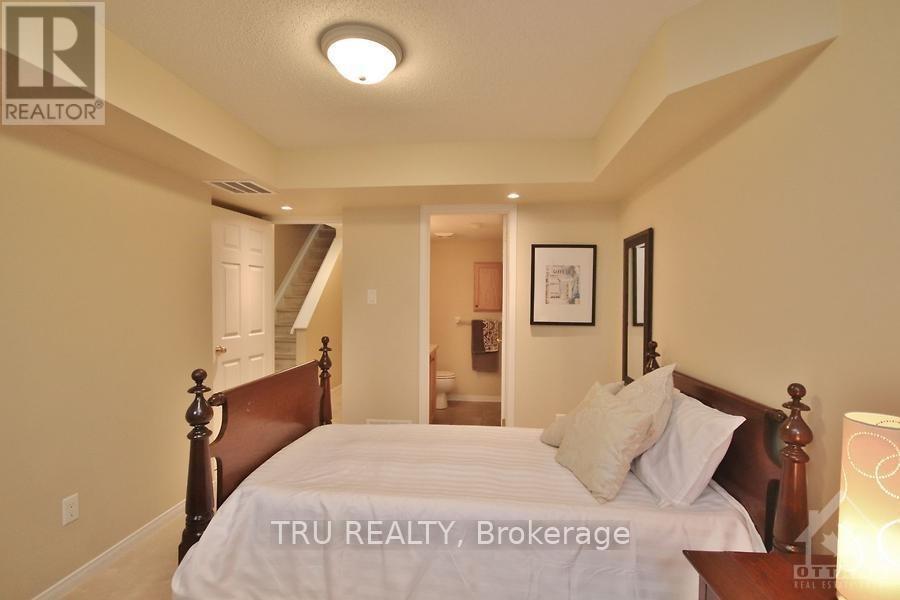835 Longfields Drive Property Photo 20