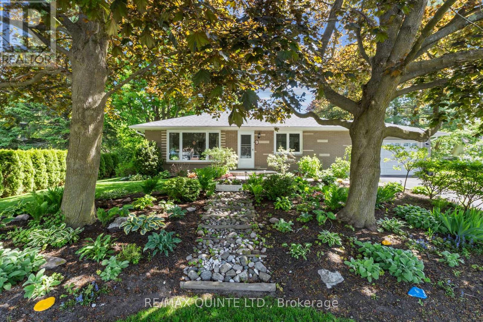 9 Cheer Drive Property Photo 1