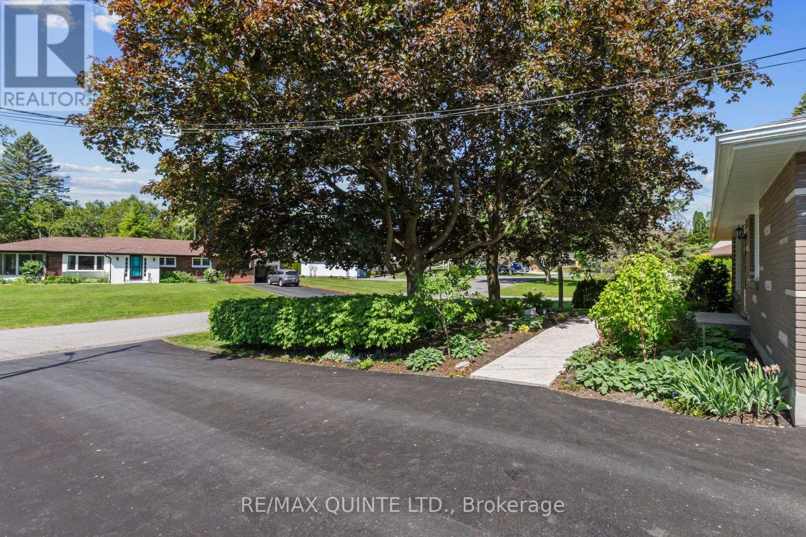 9 Cheer Drive Property Photo 6