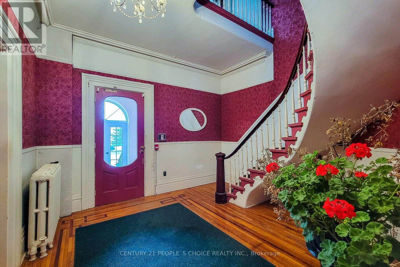 260 Vine Street Property Photo 2