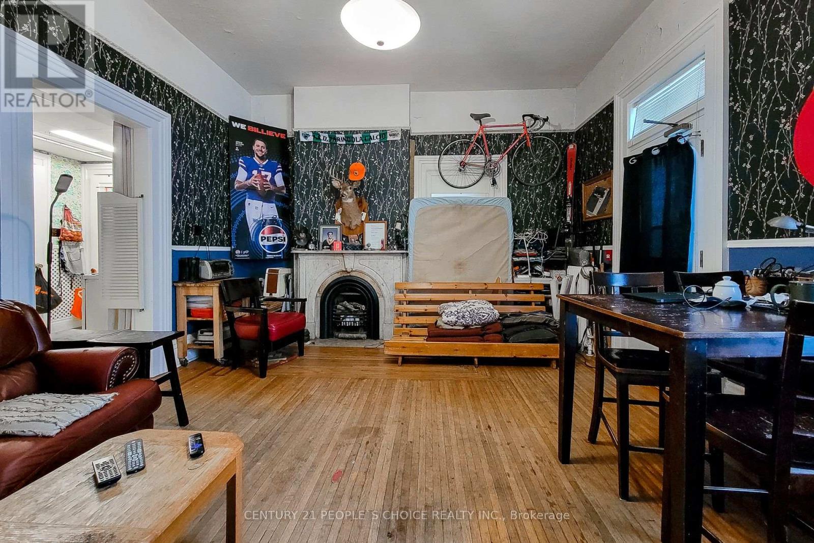 260 Vine Street Property Photo 4