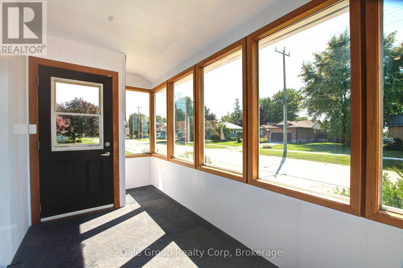 293 Albert Street Property Photo 2