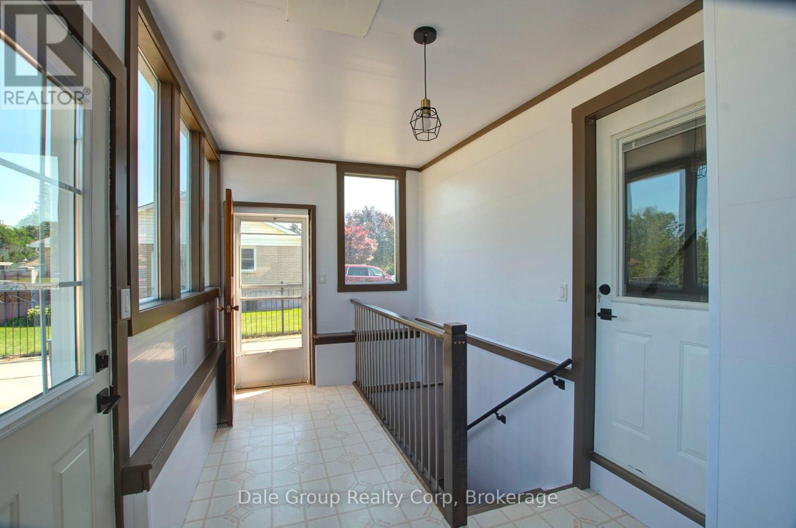293 Albert Street Property Photo 8