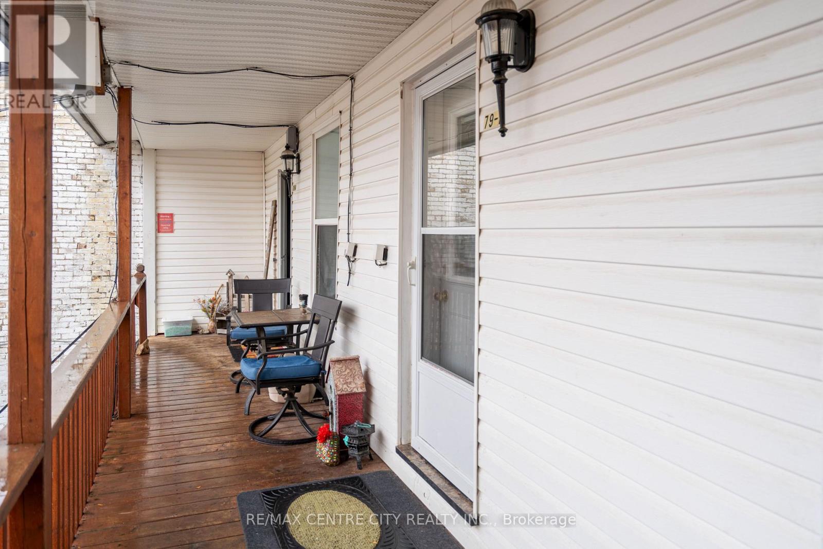 79 Front Street W Property Photo 14