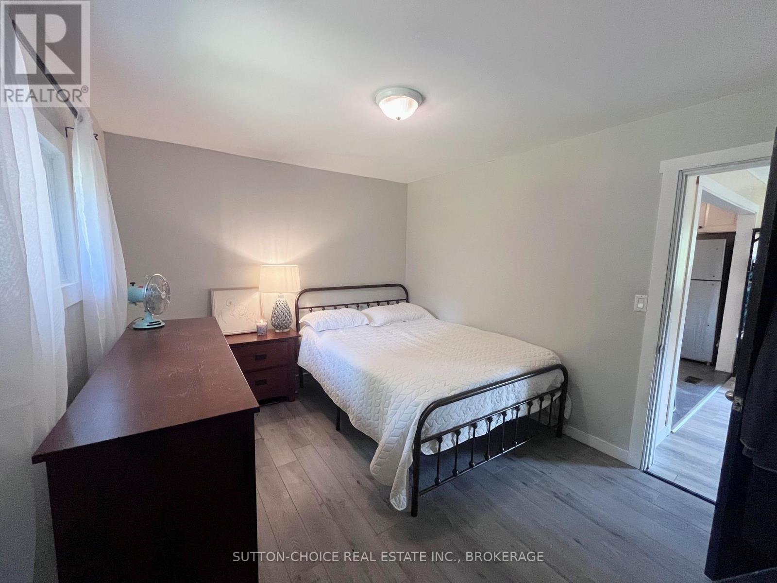 594 Derland Road Property Photo 21