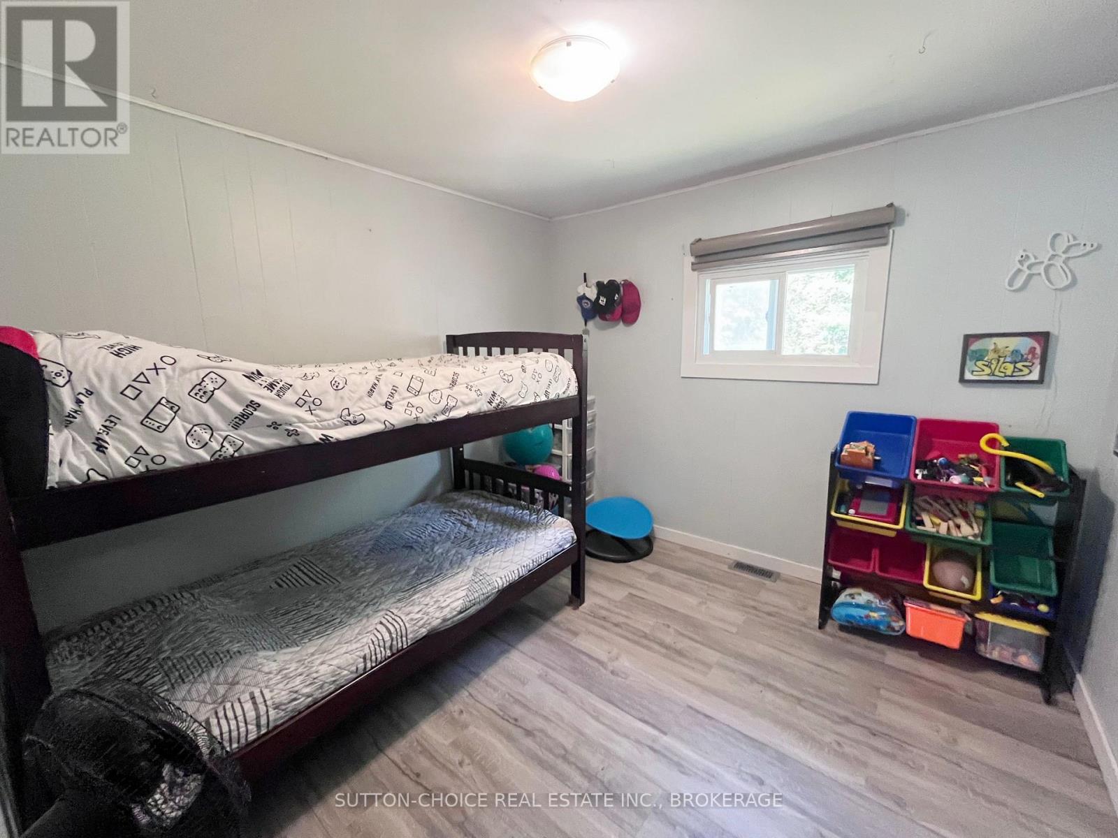 594 Derland Road Property Photo 23
