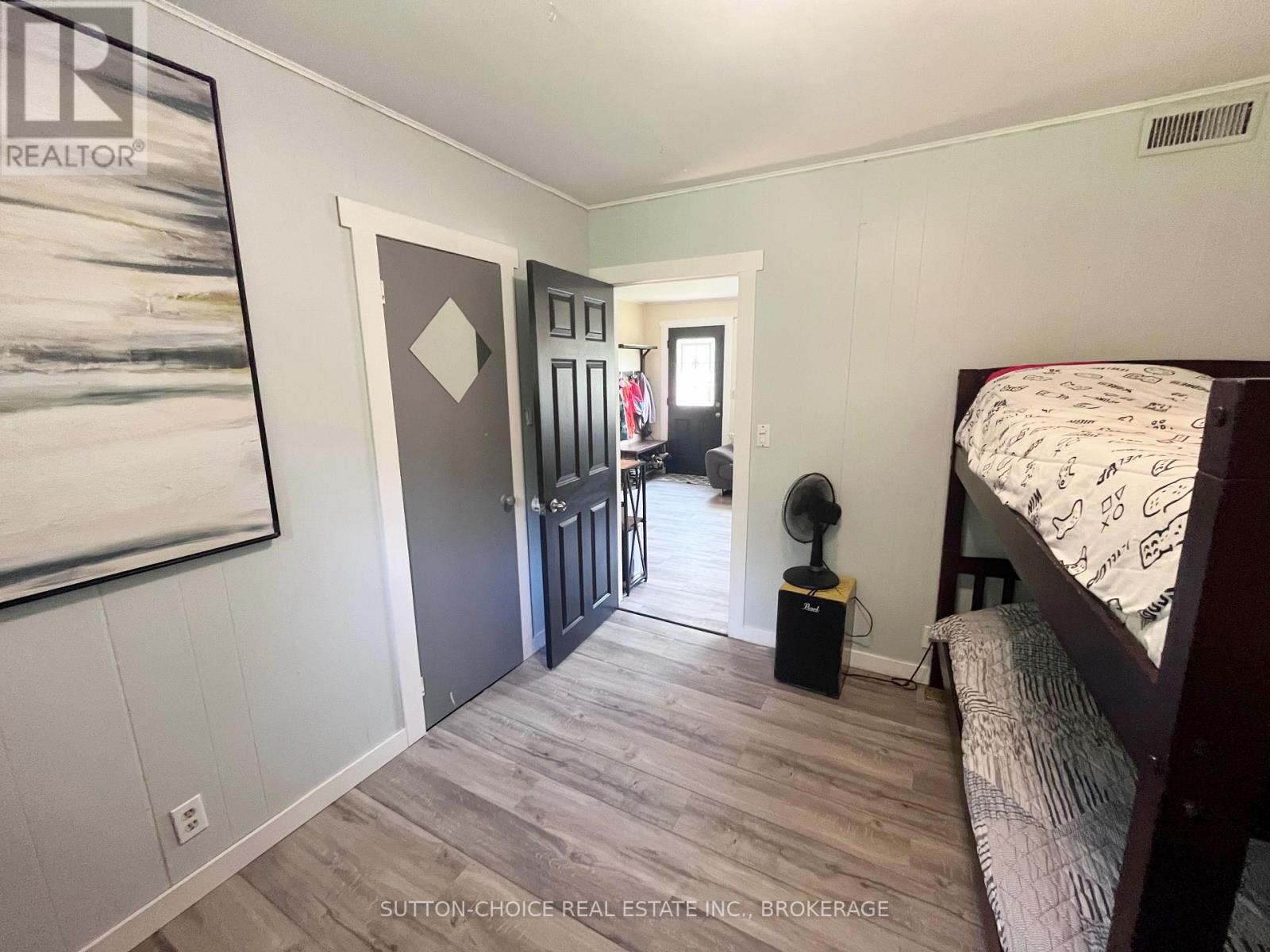 594 Derland Road Property Photo 25