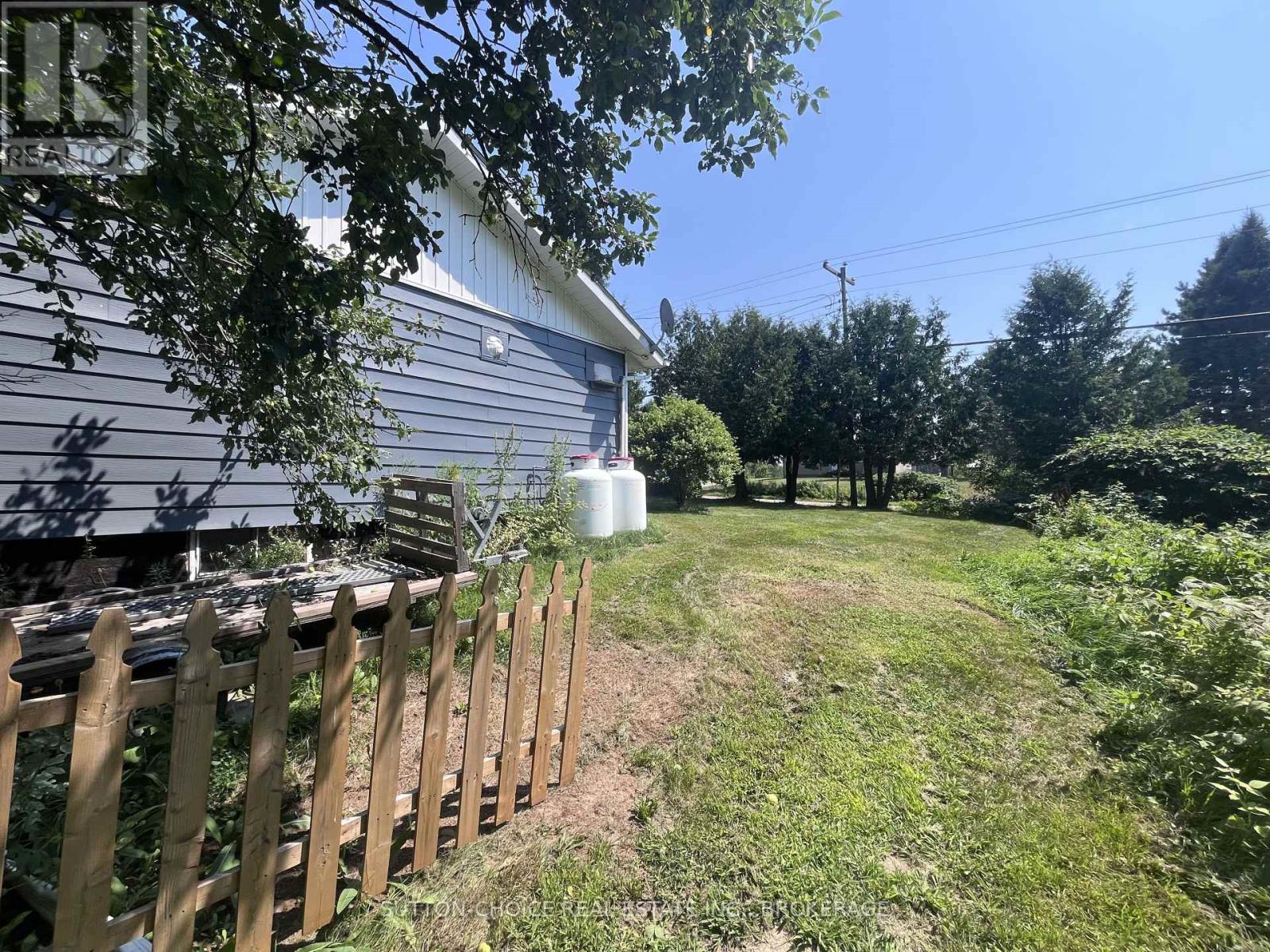 594 Derland Road Property Photo 35