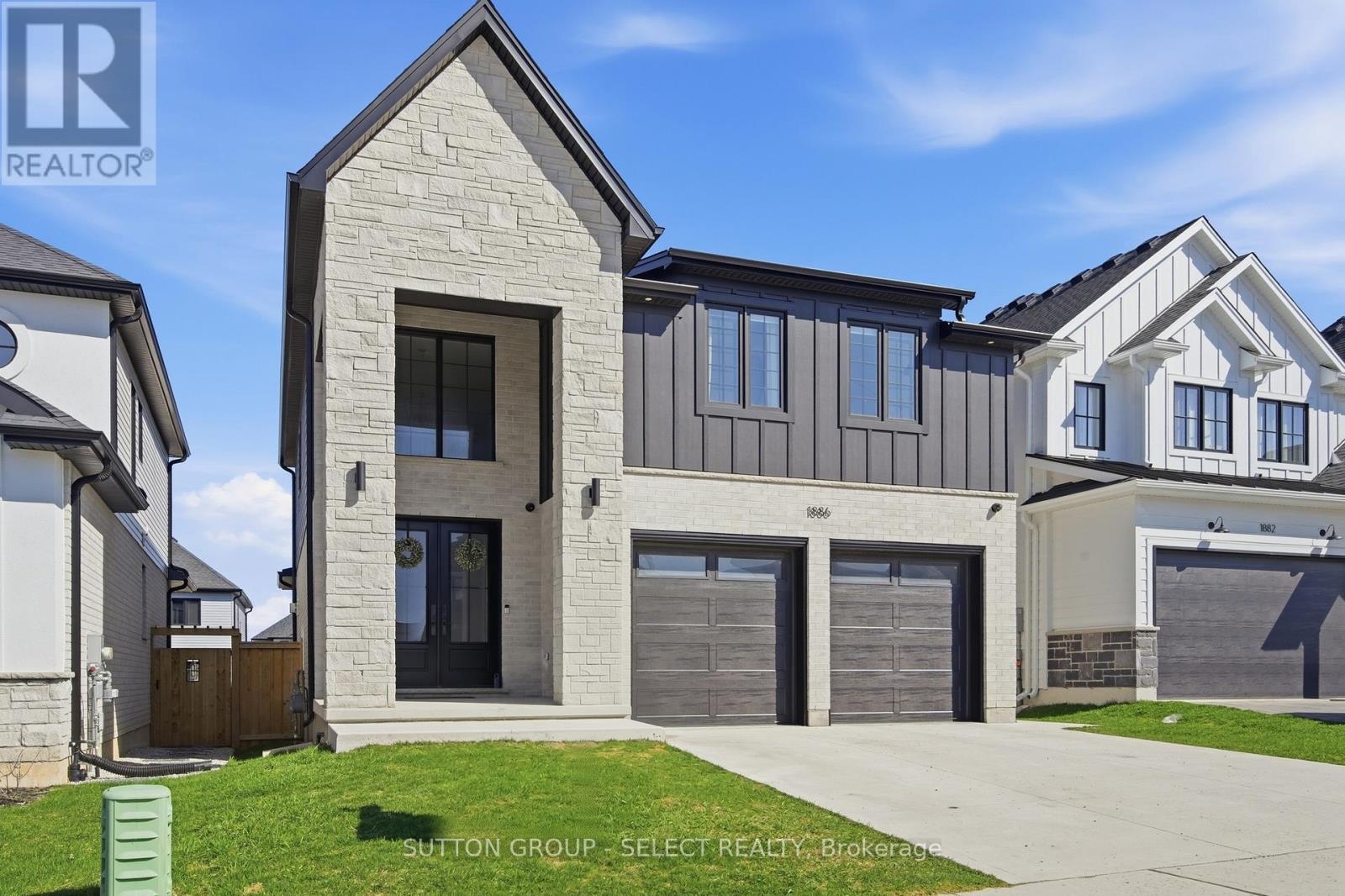 1886 FOUNTAIN GRASS DRIVE Property Photo 1