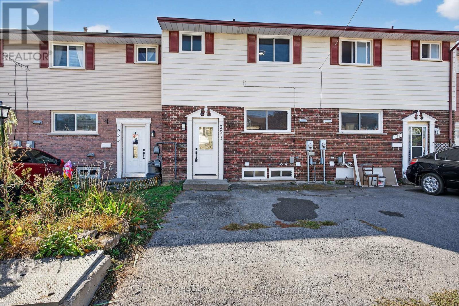 957 Oakview Avenue Property Photo 4