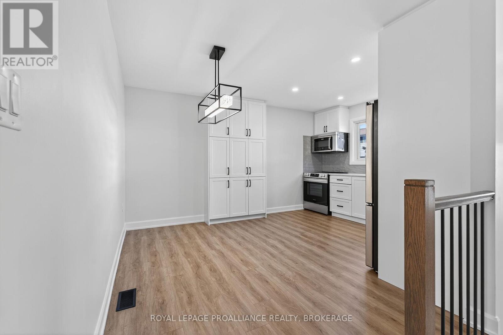 957 Oakview Avenue Property Photo 10