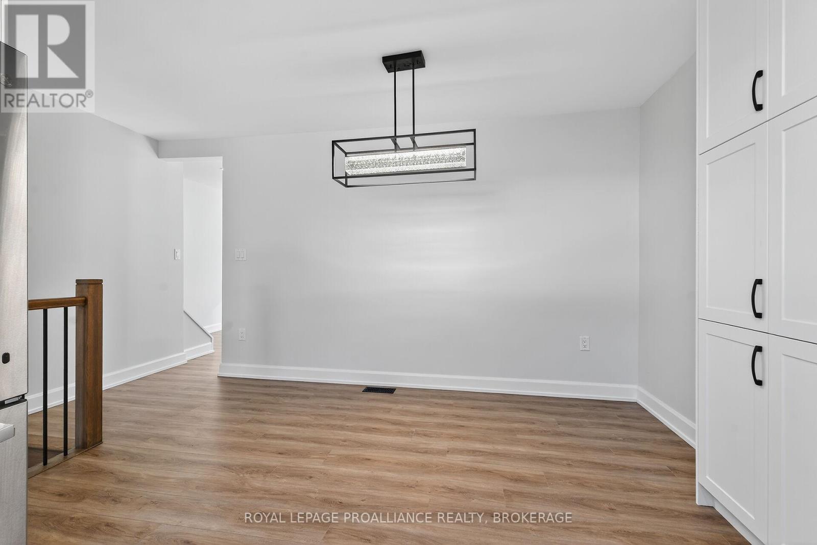 957 Oakview Avenue Property Photo 14
