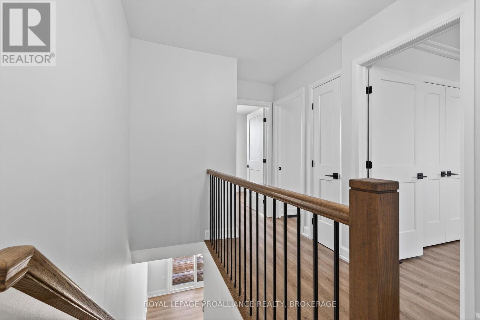 957 Oakview Avenue Property Photo 15