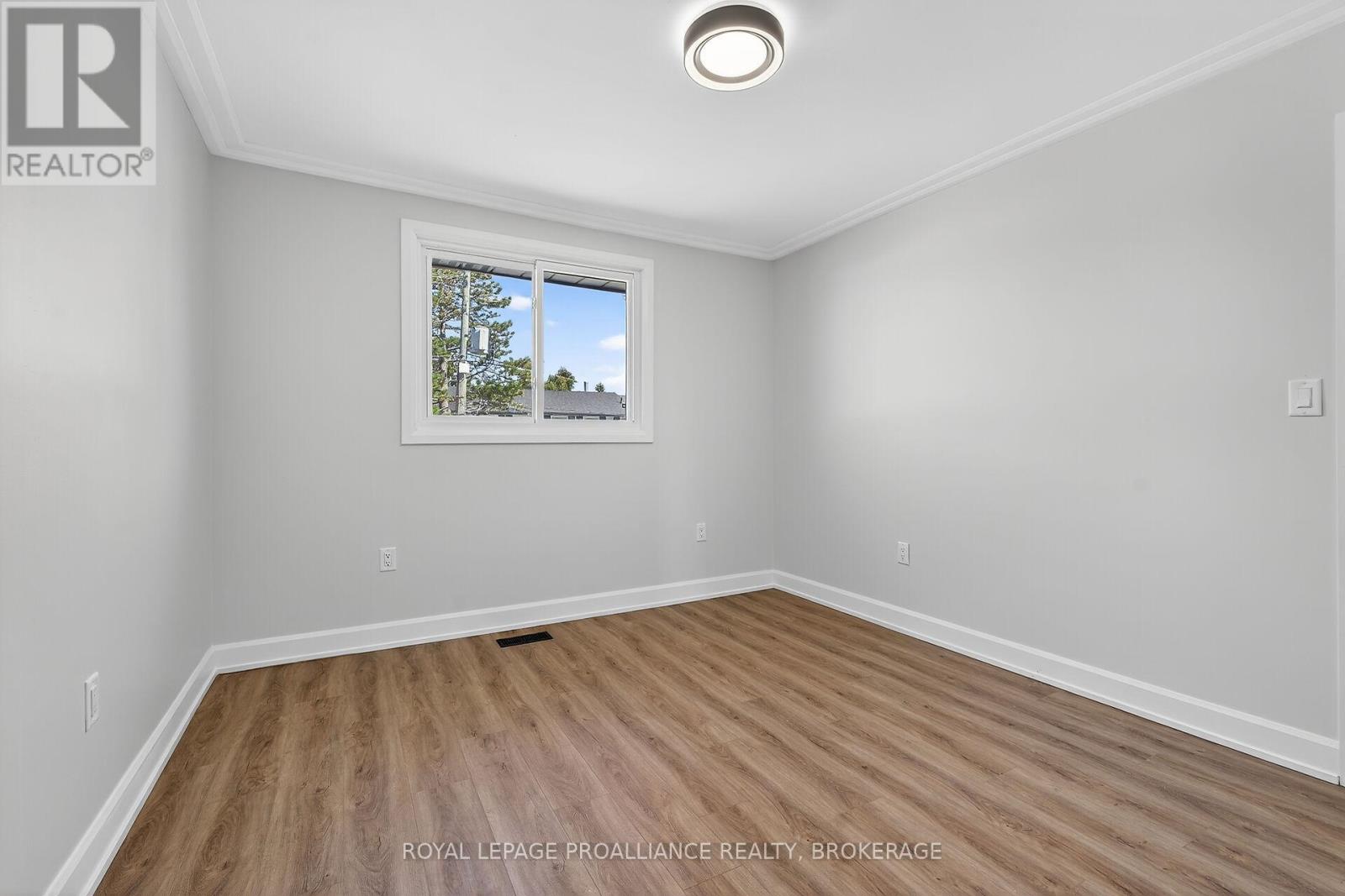 957 Oakview Avenue Property Photo 17