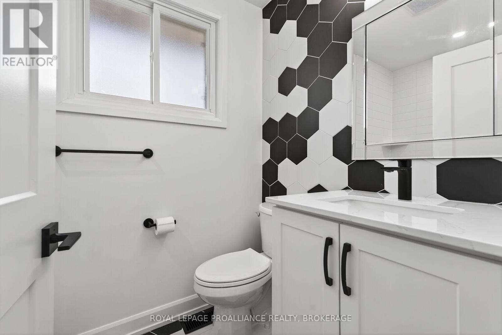 957 Oakview Avenue Property Photo 18