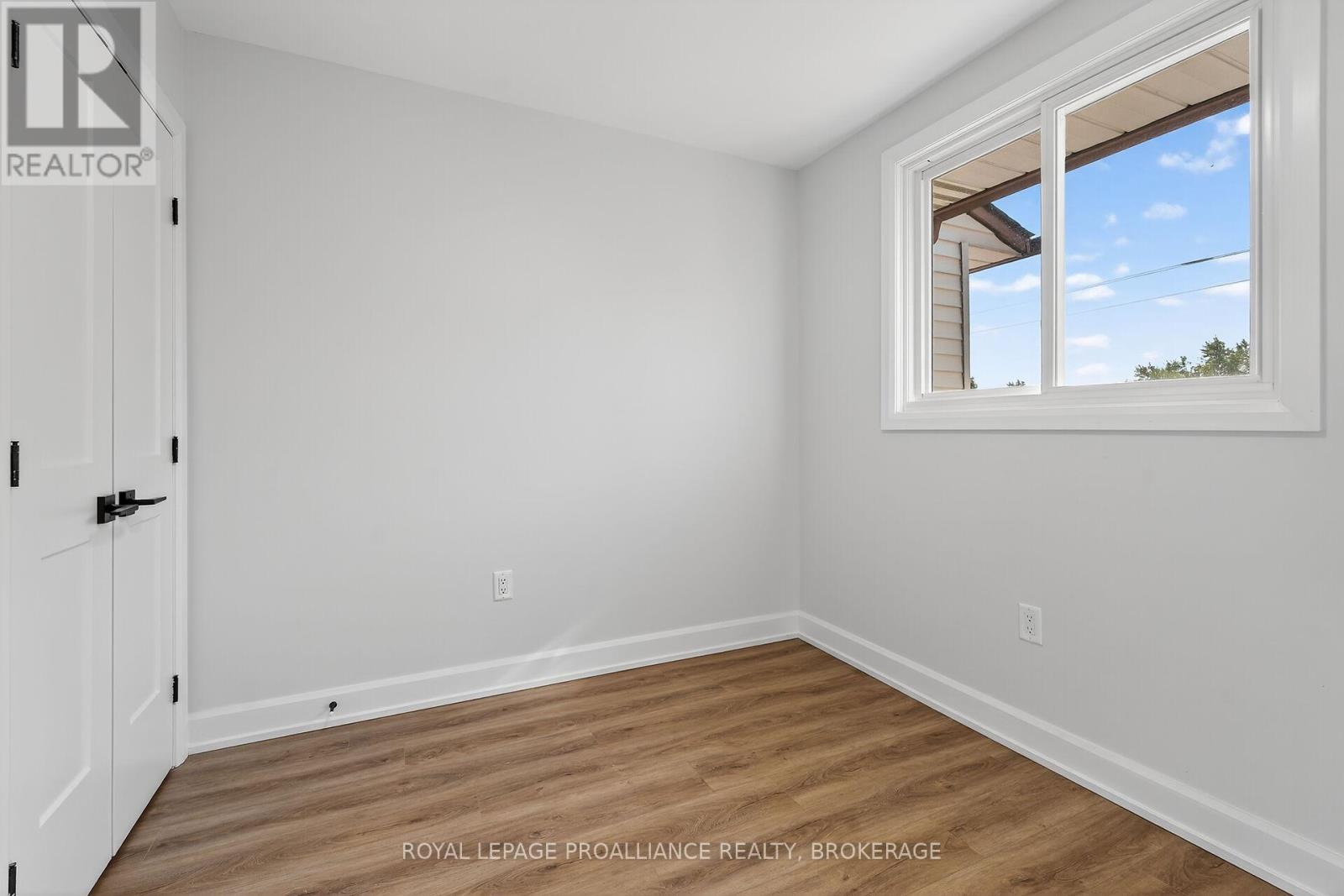 957 Oakview Avenue Property Photo 22