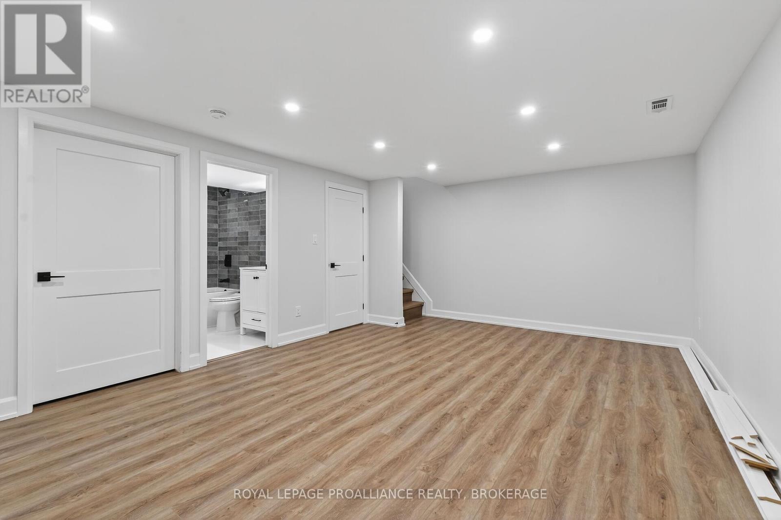 957 Oakview Avenue Property Photo 26