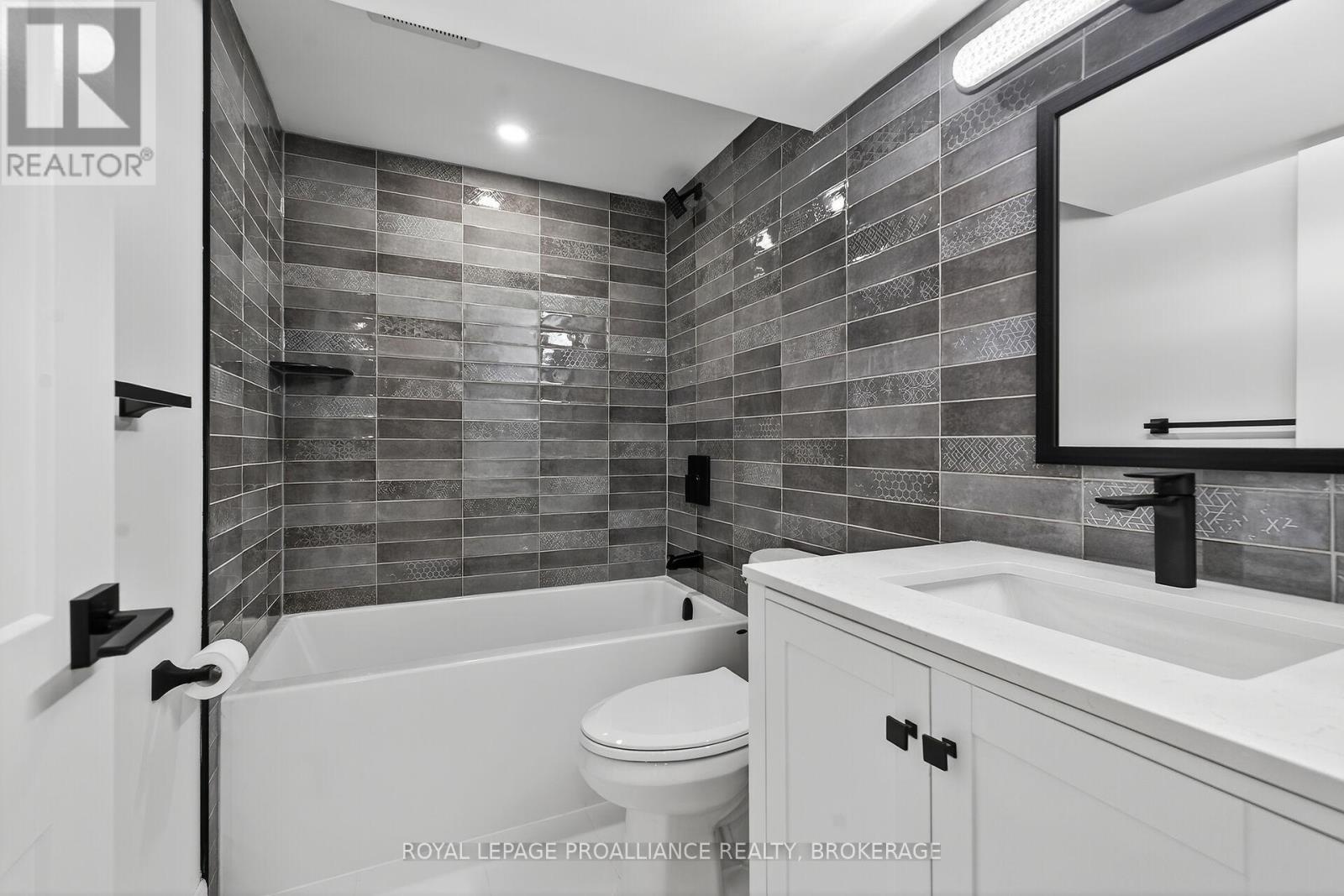 957 Oakview Avenue Property Photo 27