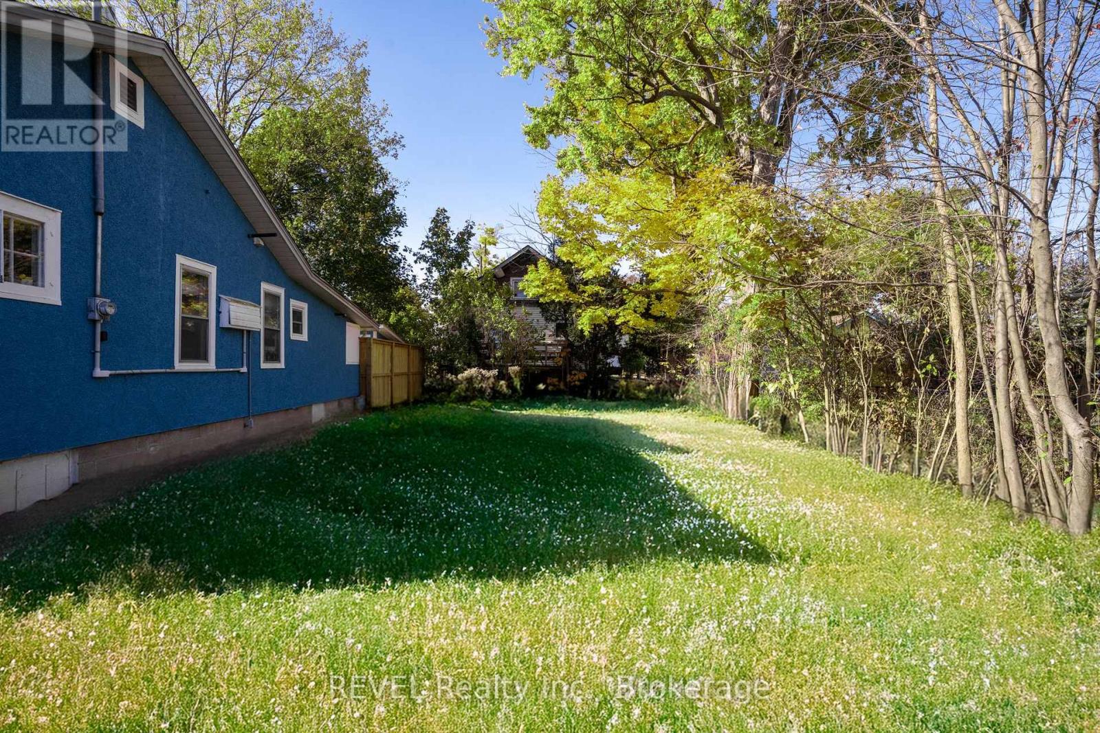 405 Oxford Avenue Property Photo 2