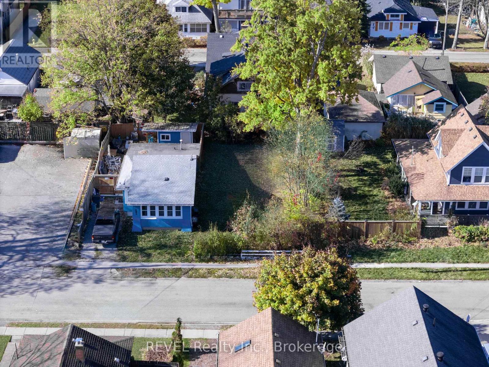 405 Oxford Avenue Property Photo 3