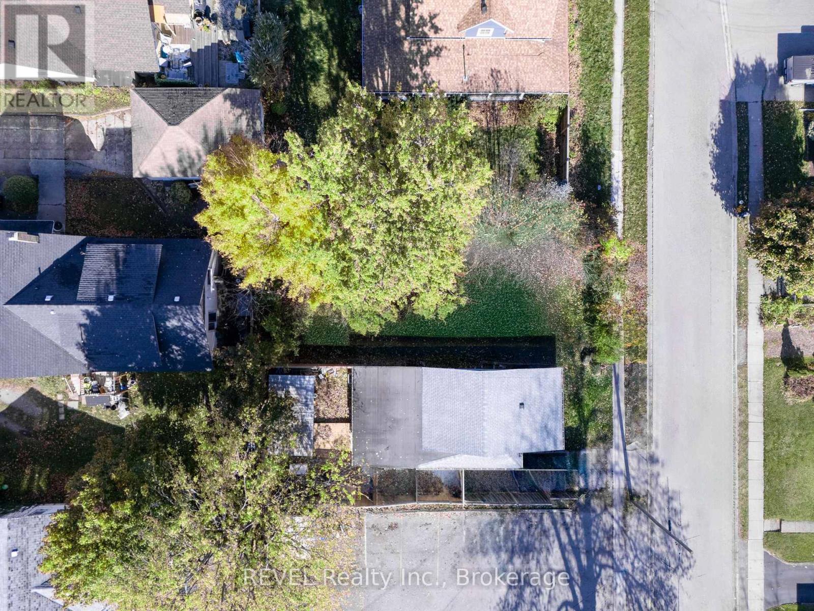 405 Oxford Avenue Property Photo 5