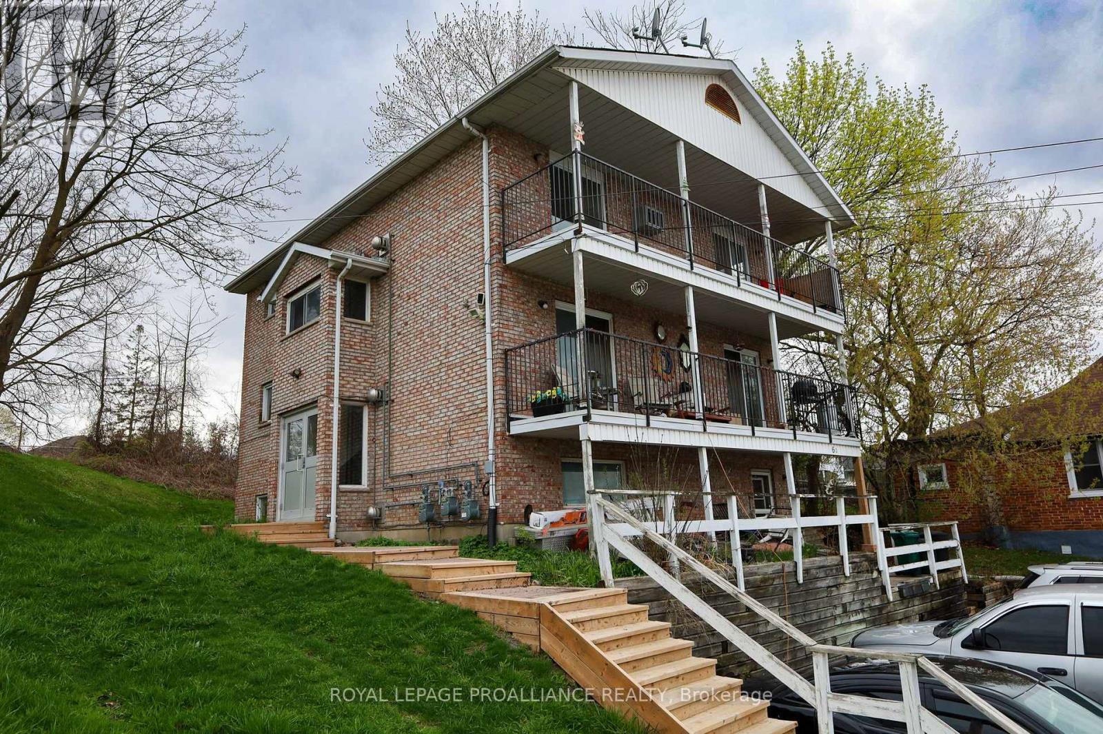 60 WALLBRIDGE CRESCENT Property Photo 1