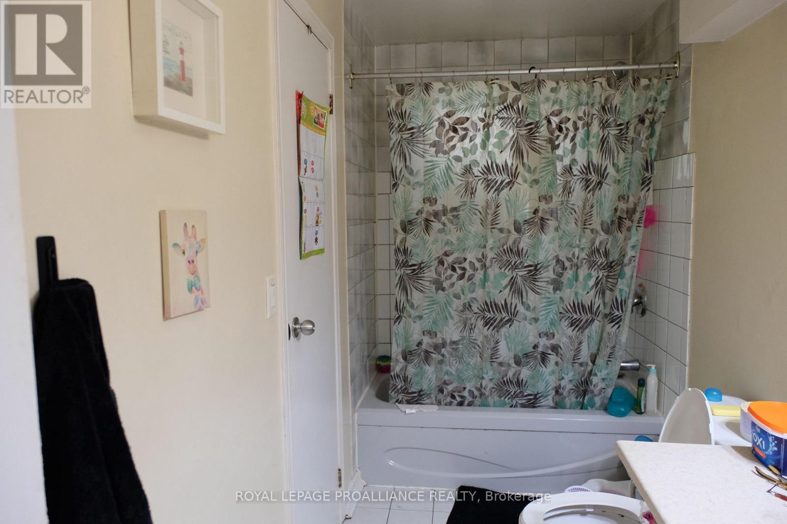 60 Wallbridge Crescent Property Photo 16