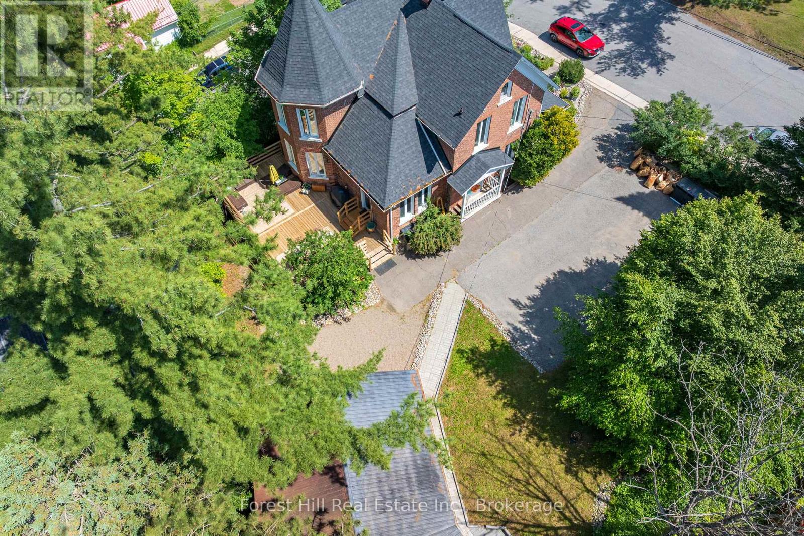 5 Lorne Street N Property Photo 1