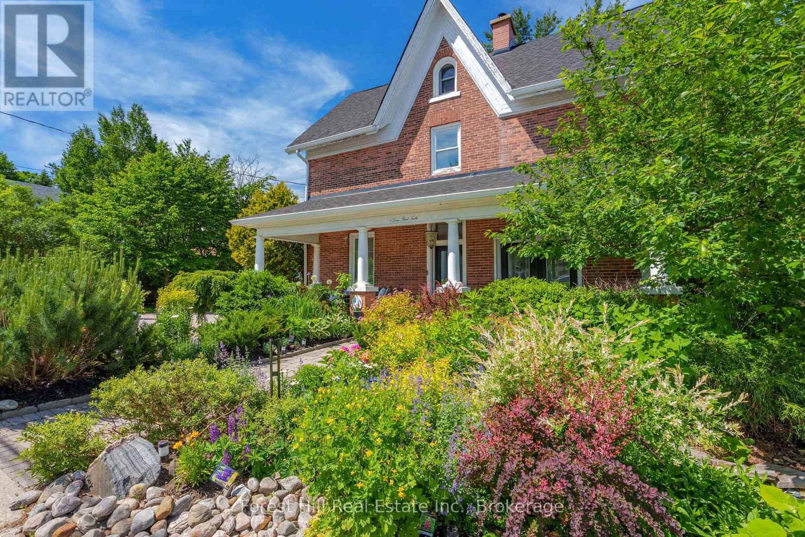5 Lorne Street N Property Photo 4