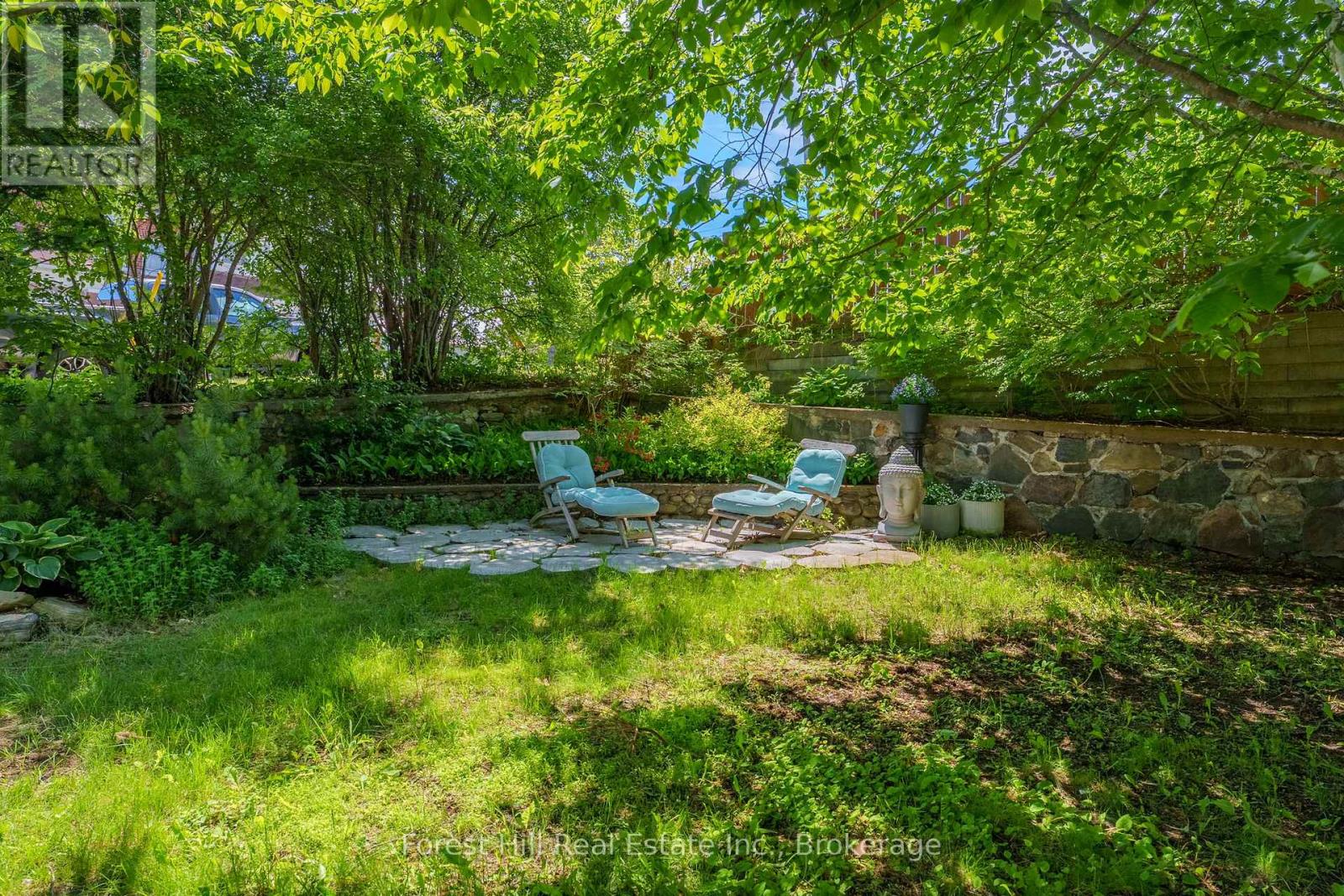 5 Lorne Street N Property Photo 8