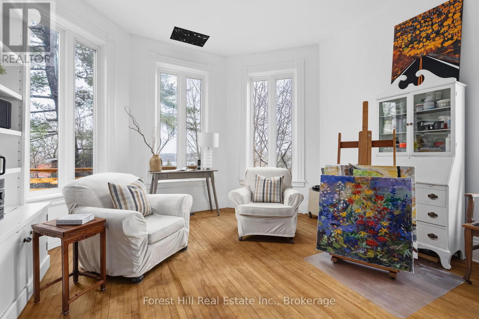 5 Lorne Street N Property Photo 21