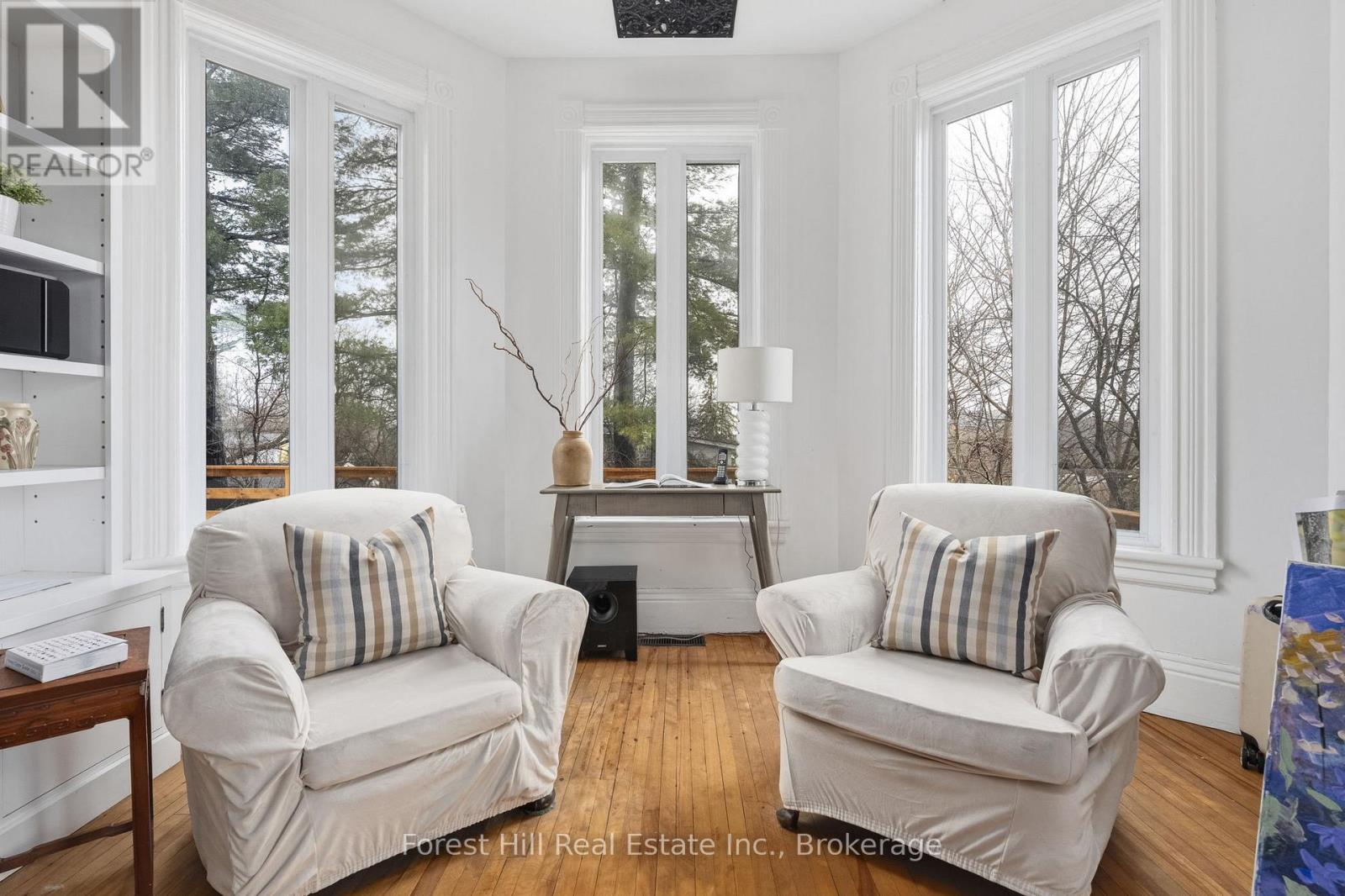 5 Lorne Street N Property Photo 22