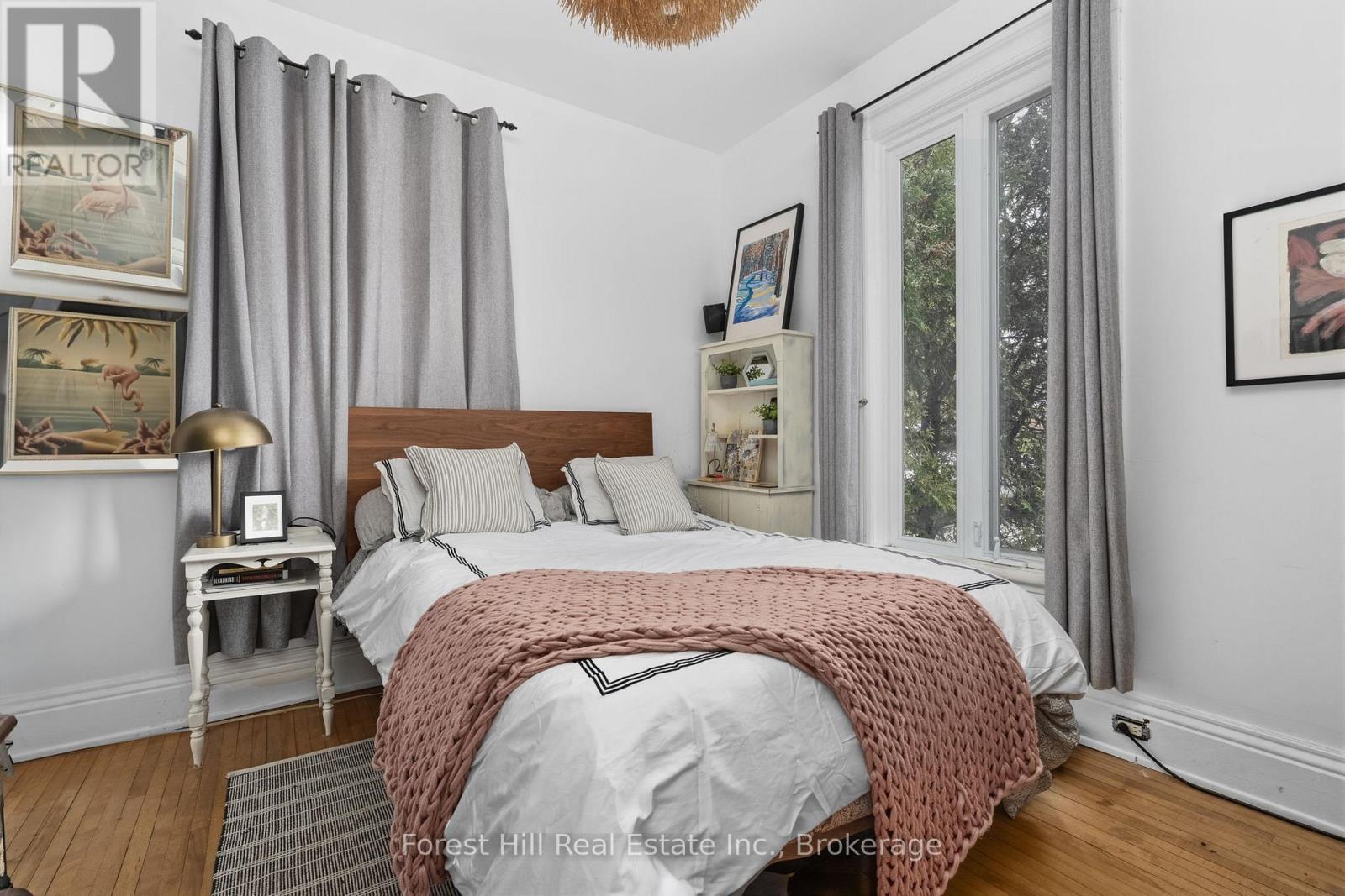 5 Lorne Street N Property Photo 24