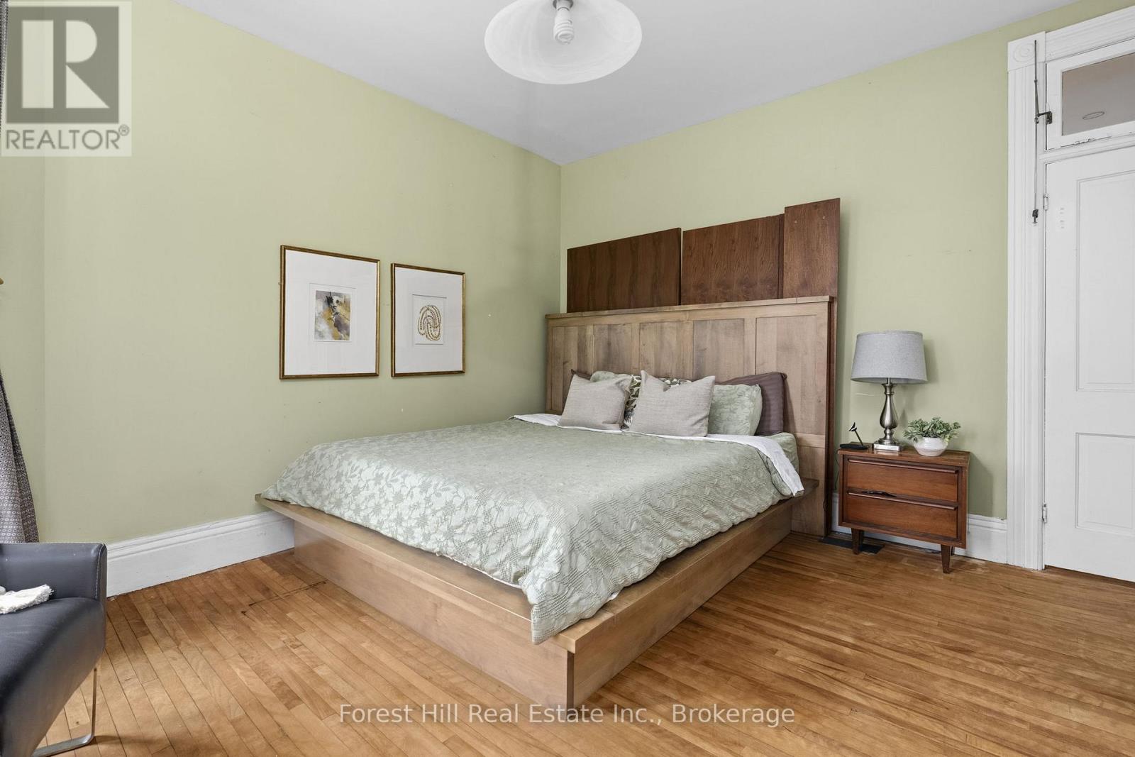 5 Lorne Street N Property Photo 28
