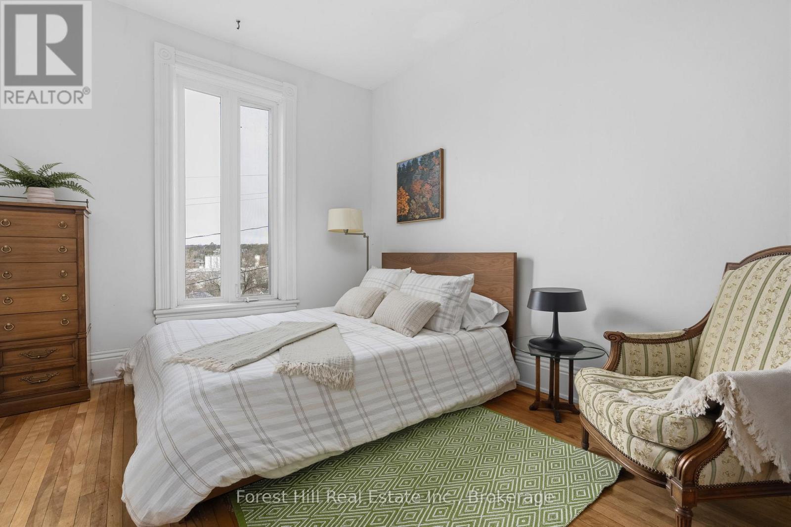 5 Lorne Street N Property Photo 31