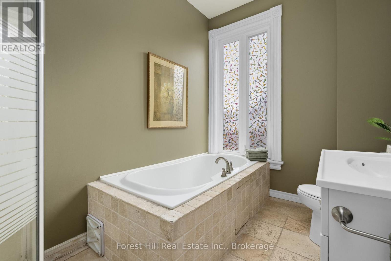 5 Lorne Street N Property Photo 34