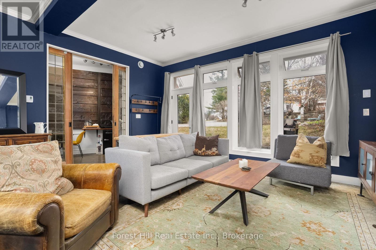 5 Lorne Street N Property Photo 41