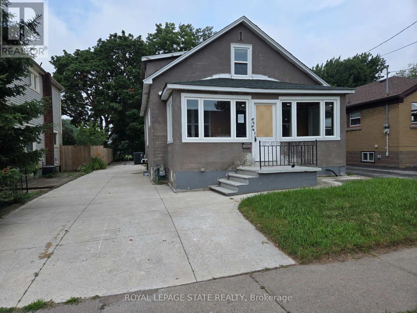 6269 FRANKLIN AVENUE Property Photo 1