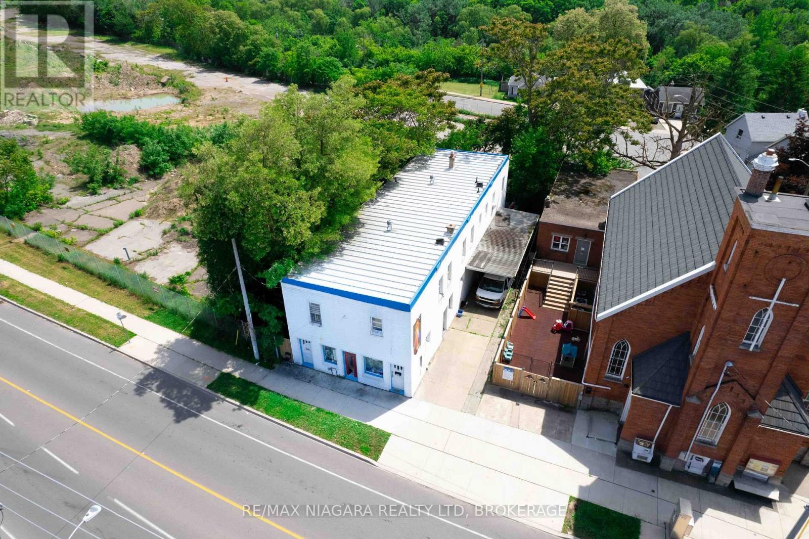 126 Queenston Street Property Photo 1